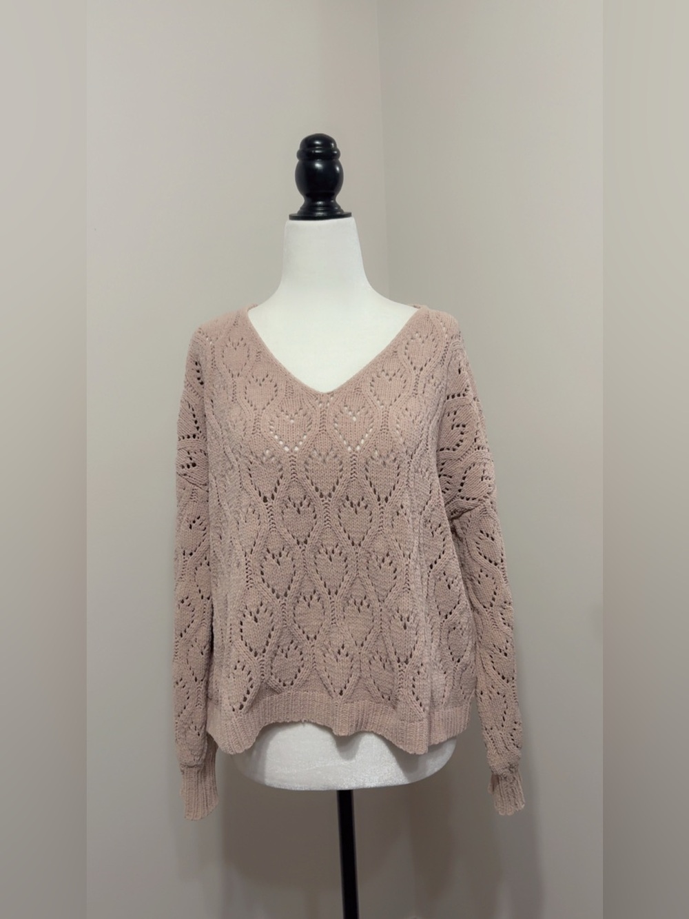 moon & madison Open-Knit V-Neck Sweater in Blush